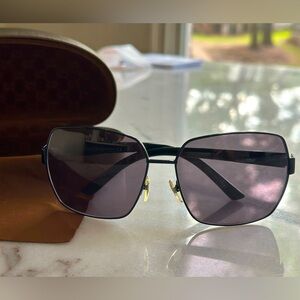 Gucci sunglasses metal frame with silver GG logo like new
